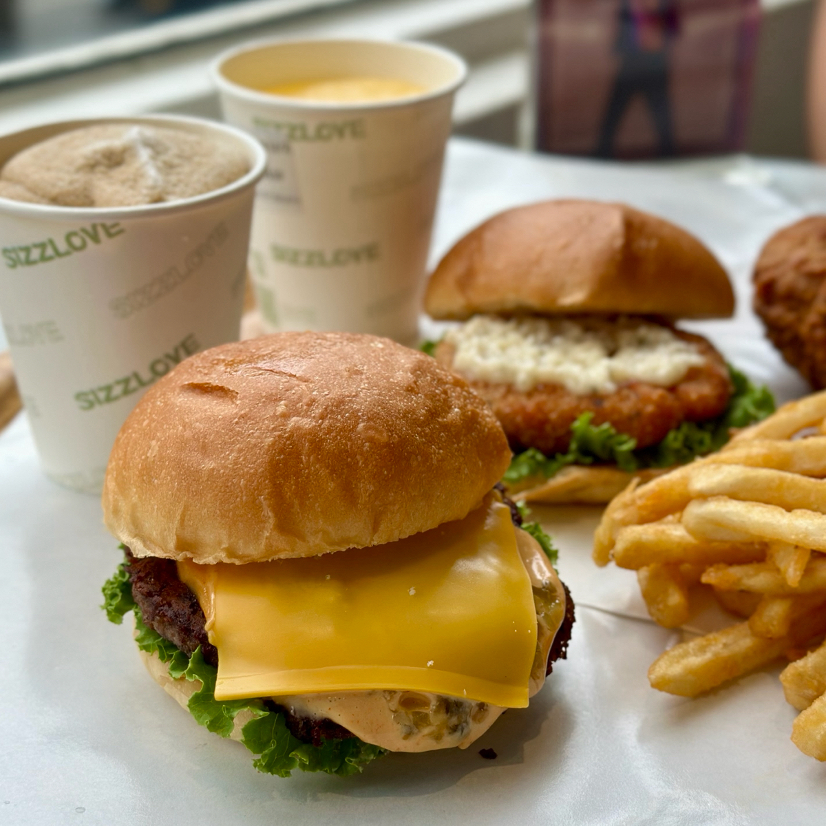 Meal image of 及時樂漢堡 Sizzlove Burger: 半筋半肉牛肉堡套餐(148元) shot by 吃曼