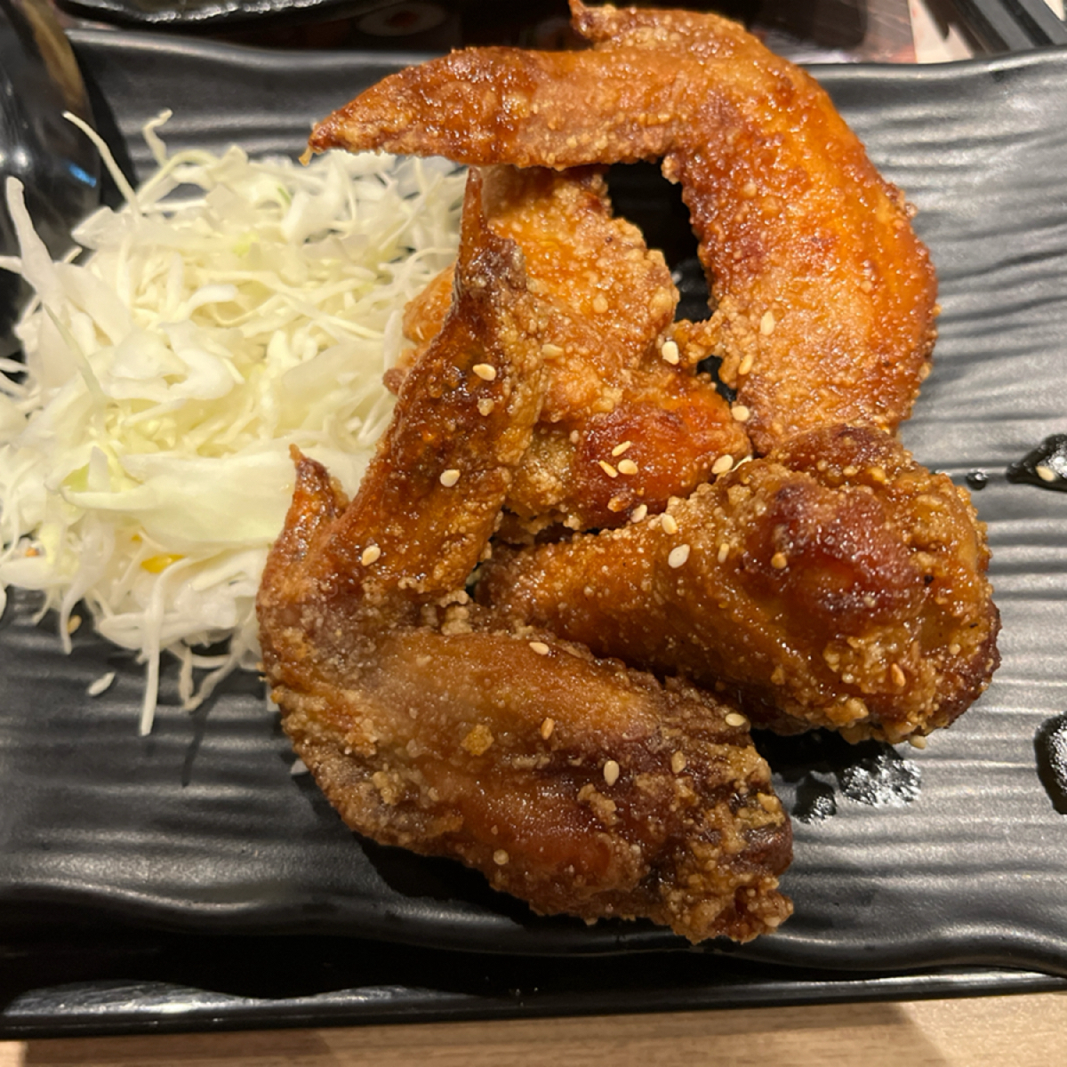 美術系壽司 台北民權店 のレストランの写真：雞翅 by珍珠奶綠 