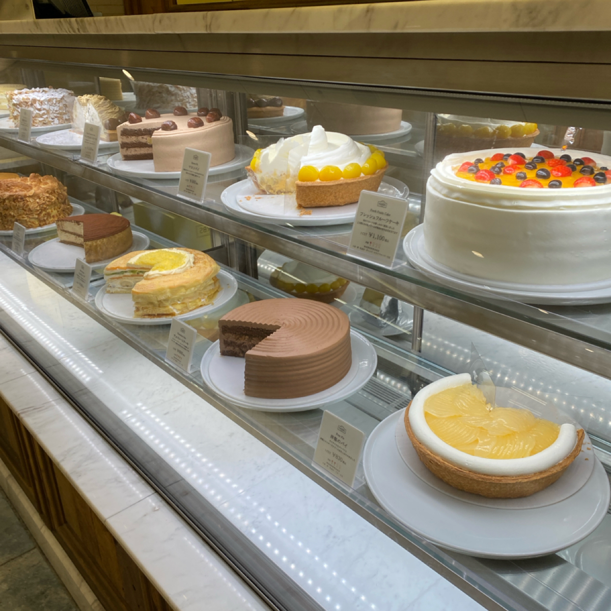 HARBS LUMINE有樂町店 の雰囲気の写真：蛋糕排排站很療癒 by阿鈴s食 