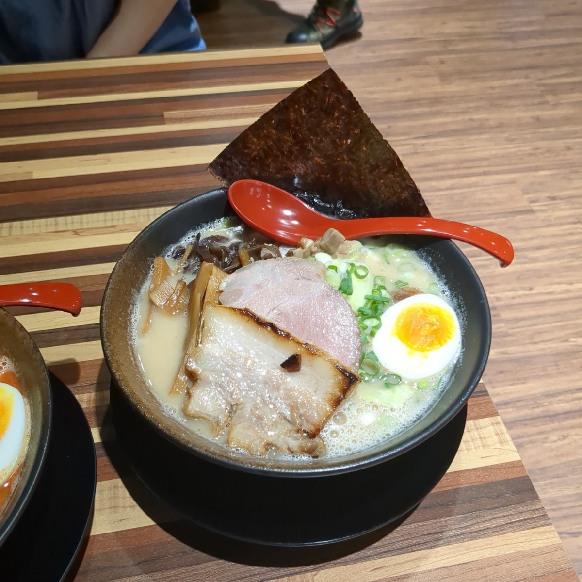 Meal image of RAMEN天神 : 糖心蛋是白的，沒醃過，而且會需要另外加點。 shot by pyc