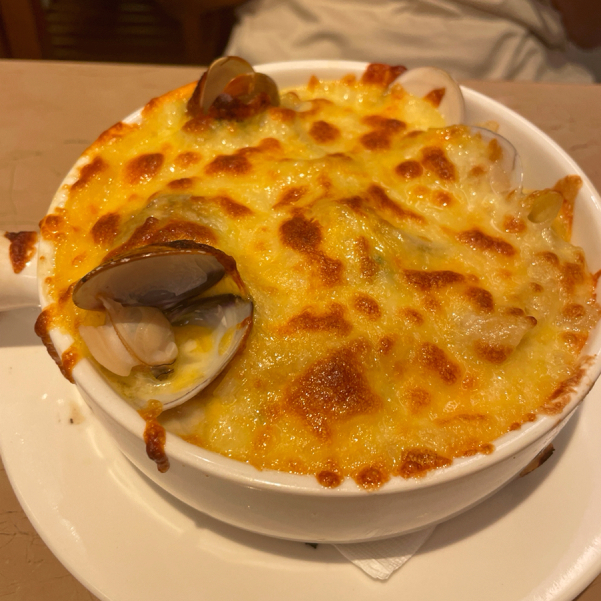 Meal image of Neverland Lite: 焗烤白醬海鮮斜管麵$420（單點價）

我能理解焗烤會比較貴一點、久一點，
但這道確實有點平平無奇。 shot by 一刻又一嗑