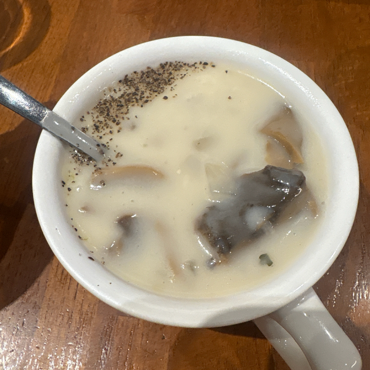 Cafe Joint 7分SO 大墩南店 のレストランの写真：附餐濃湯，每次喝都覺得料滿滿超厲害，有蘑菇跟洋蔥，黑胡椒一定要一打把才能把味道提升到另一個層次。 byLucille邊走邊吃 