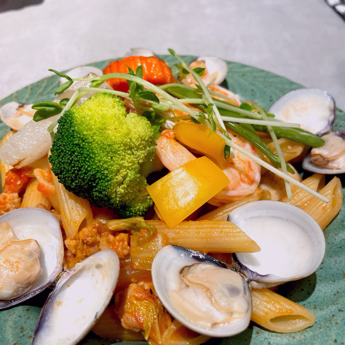 Meal image of 漾漾食光Y2 Cafe: ➰海鮮家常肉醬筆管麵428
有別於濃郁義大利番茄醬汁
這間是很清爽的番茄➕碎肉炒製
吃起來不膩口也可 shot by Shiny