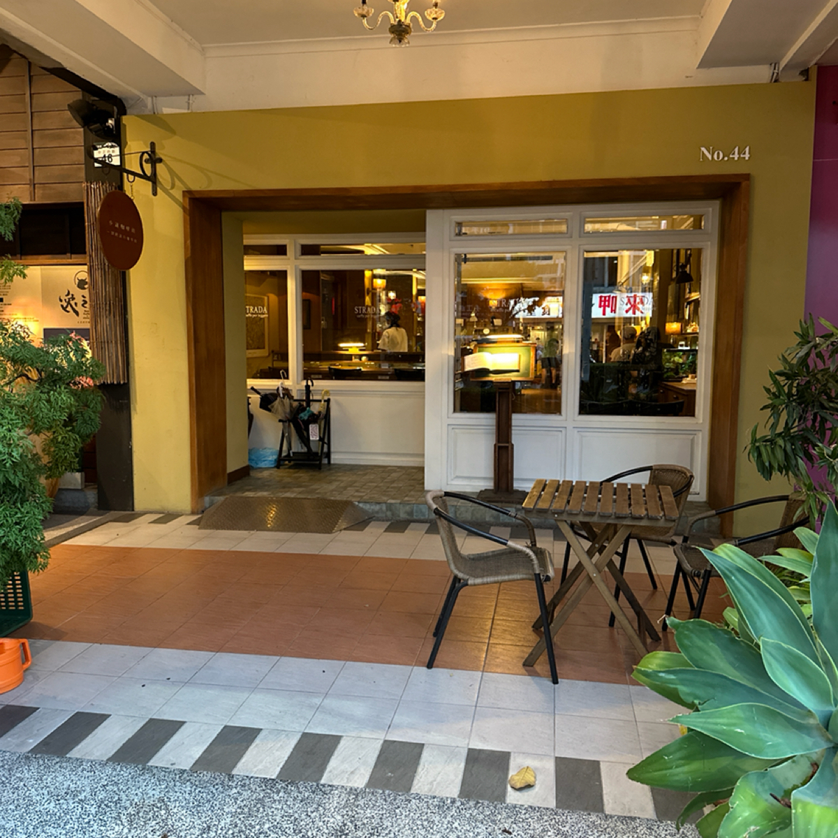 步道咖啡館 Cafe Strada 的外觀氛圍圖片： 由吃曼 拍攝