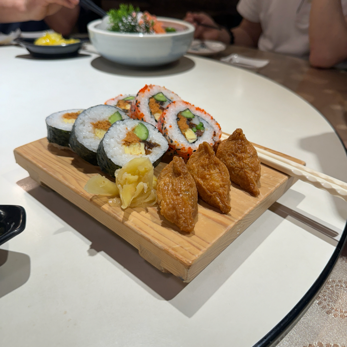 椿山日本料理 的餐點圖片：綜合壽司 由食、動、健康 拍攝