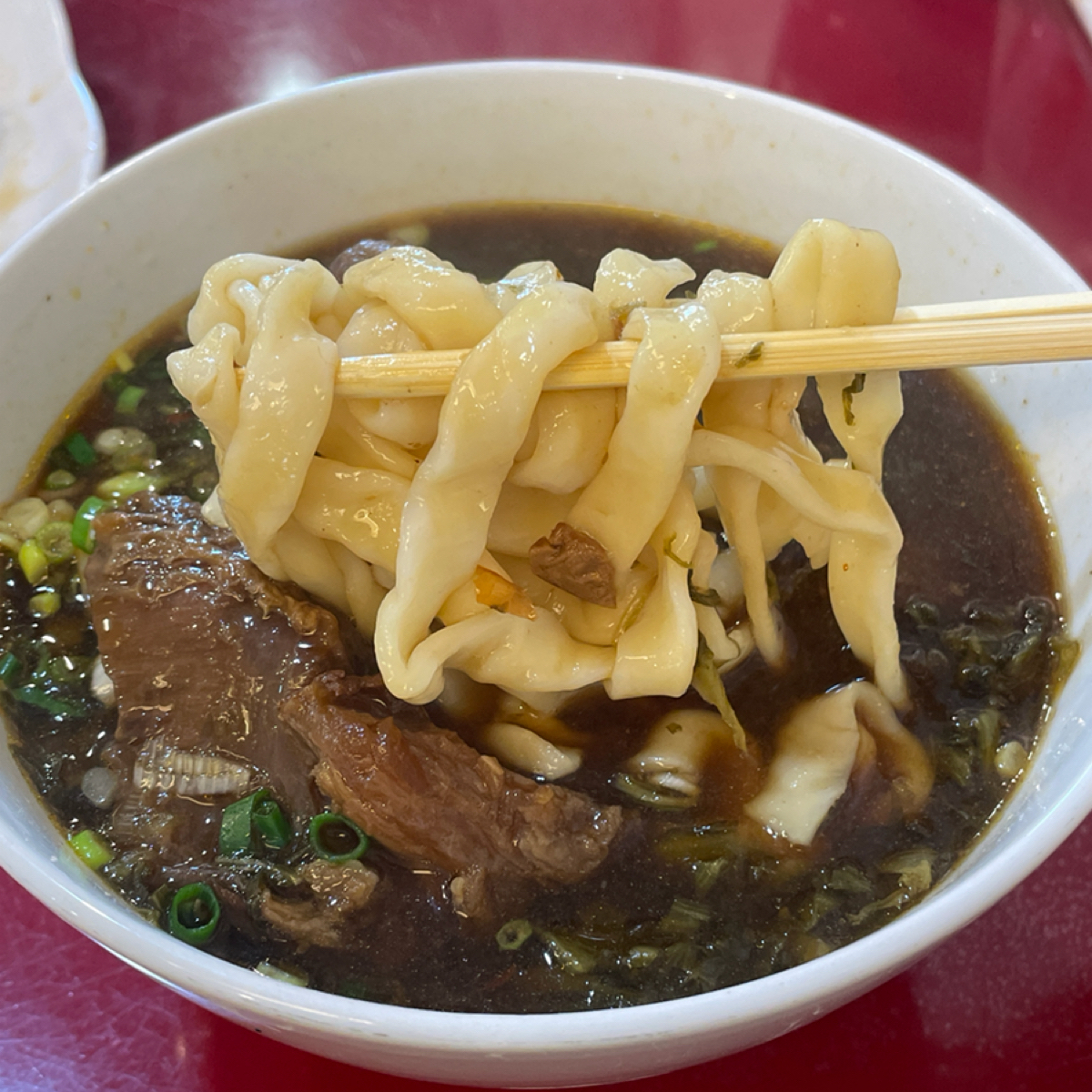 老宋記真善美牛肉麵 的餐點圖片：家常麵 由乃子過日子 拍攝