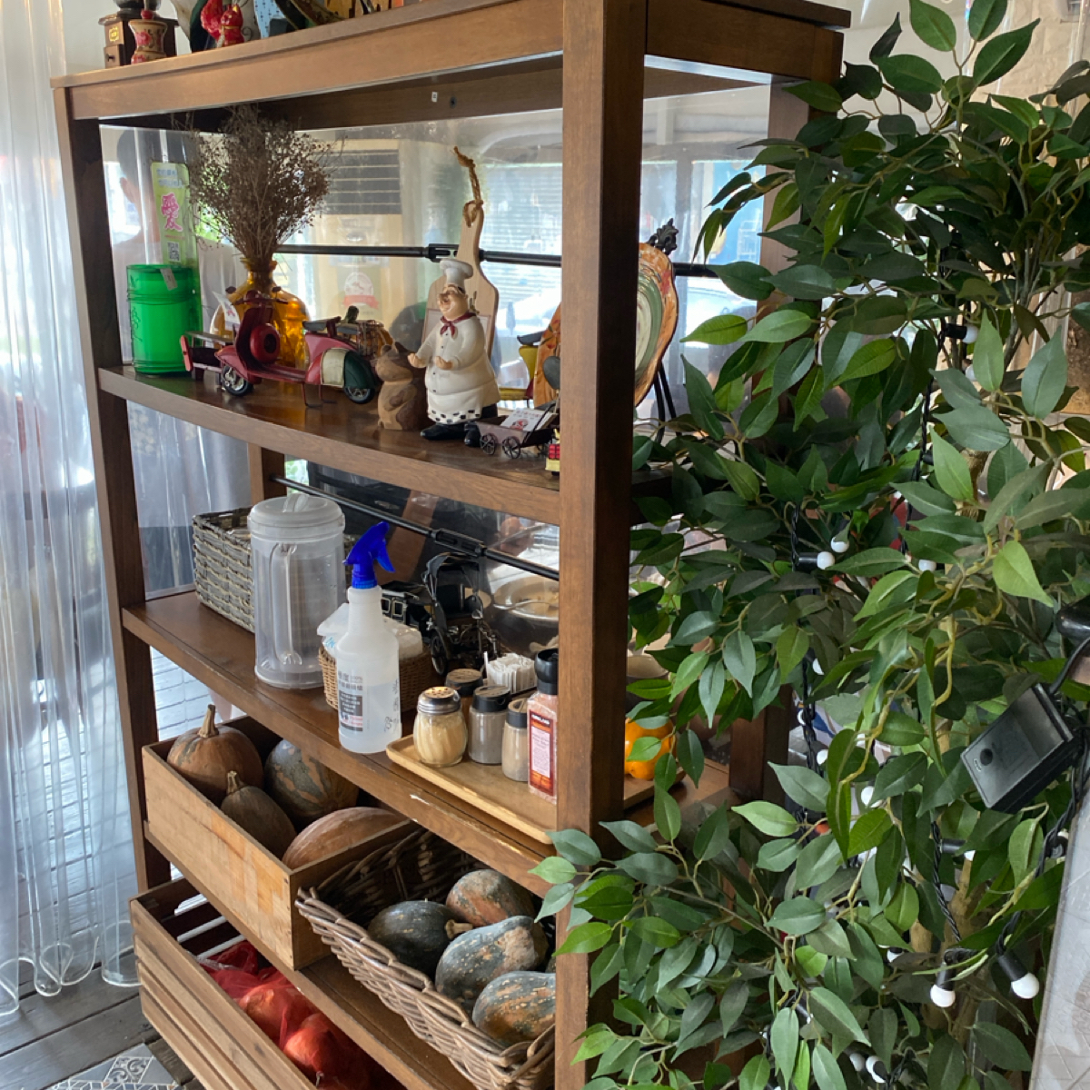 靴子義大利餐館 輔大店 の雰囲気の写真：內部用餐環境 byStar 