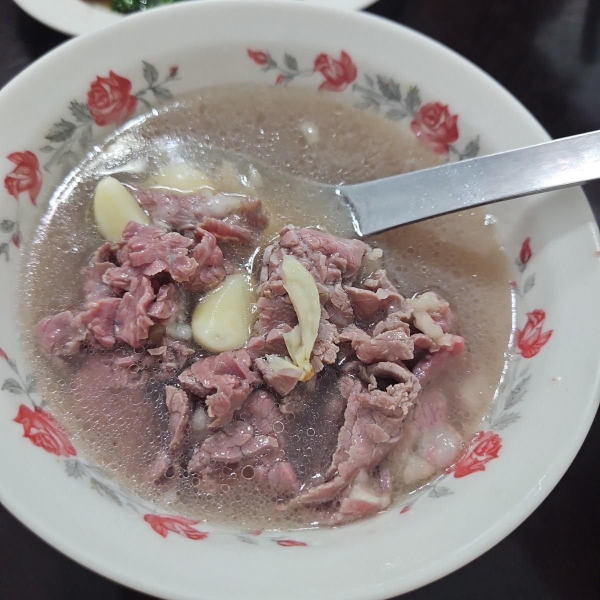 Meal image of 阿棠牛肉湯: 蒜味牛肉湯裡面有一些蒜頭 shot by Wumei