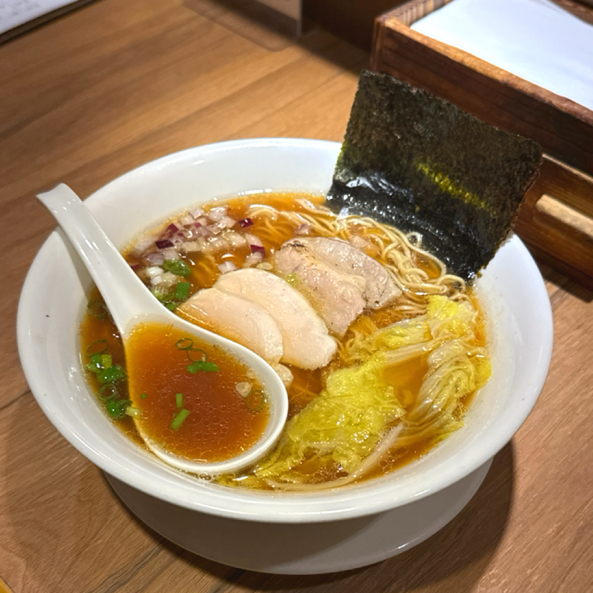 長生塩人 北投車站 のレストランの写真：醬油拉麵（$180）立成製麵（+$15） byAna 
