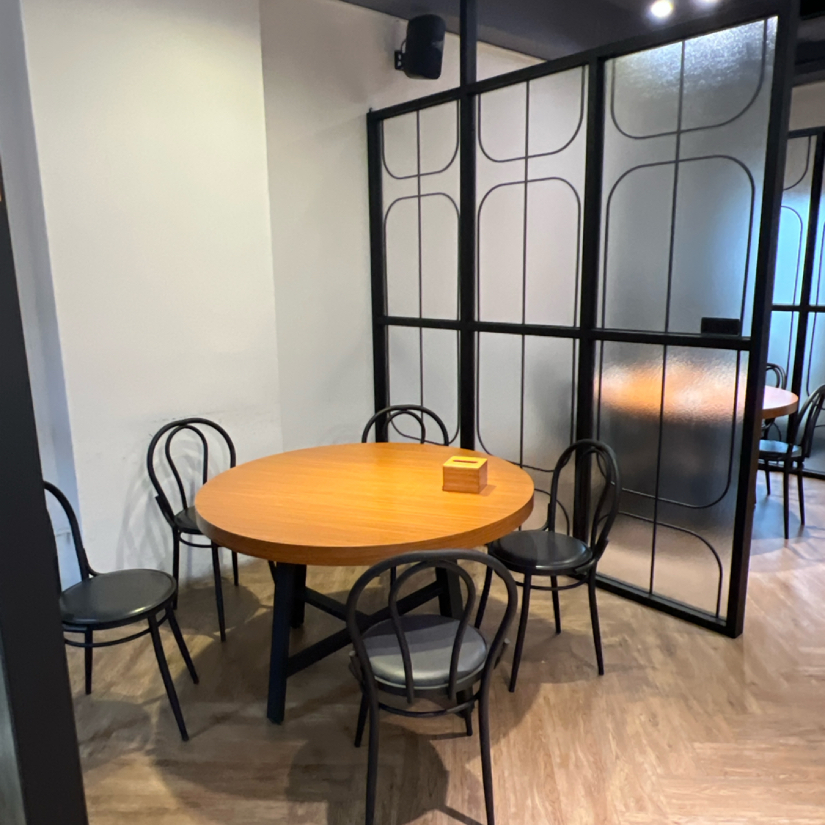 Vibe image of 品八方琥珀燒鵝 彰化金馬店:  shot by Kevin