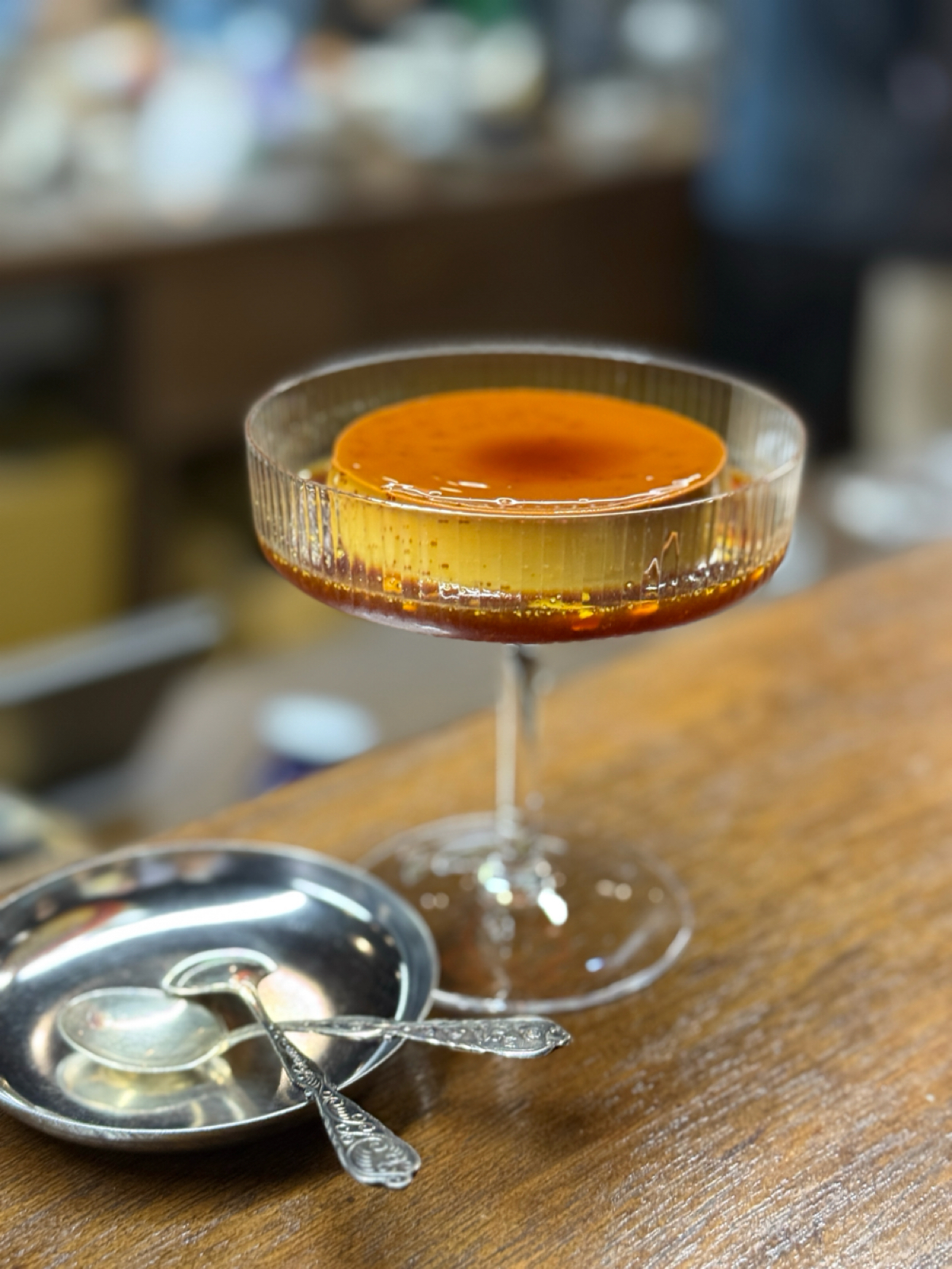 Meal image of 迴咖啡 CoffeedBack: 香草焦糖棉布丁 $140

與 風土甜點工作室 合作的甜點，整個布丁非常圓潤滑順，底部的焦糖醬甜而不 shot by 阿波卡