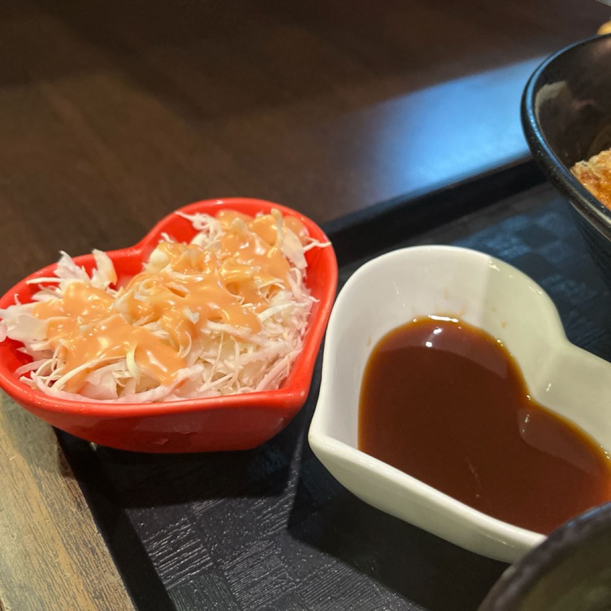 Meal image of 新丼 和平店: 沙拉和豬排的沾醬 shot by 我要被當了