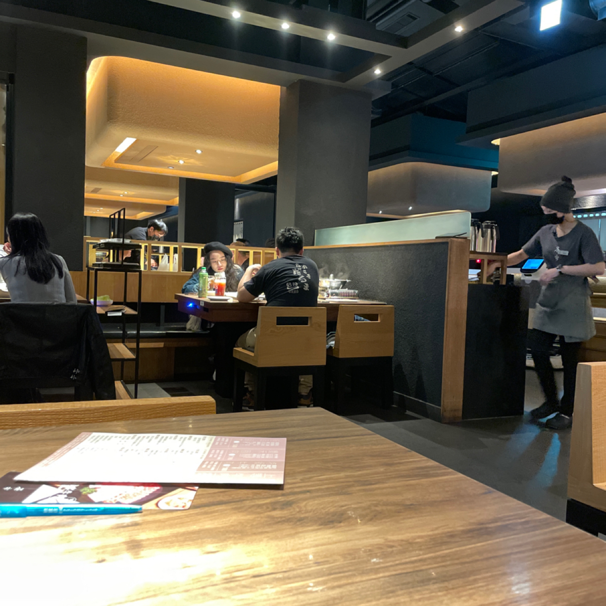 Vibe image of 茶六燒肉堂 朝富店: 內部座位 shot by 考拉