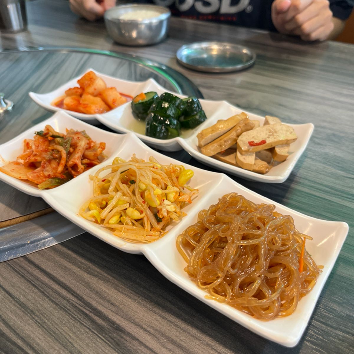 Meal image of 松島송도韓國料理: 超好吃的小菜，完全無雷 shot by 阿官