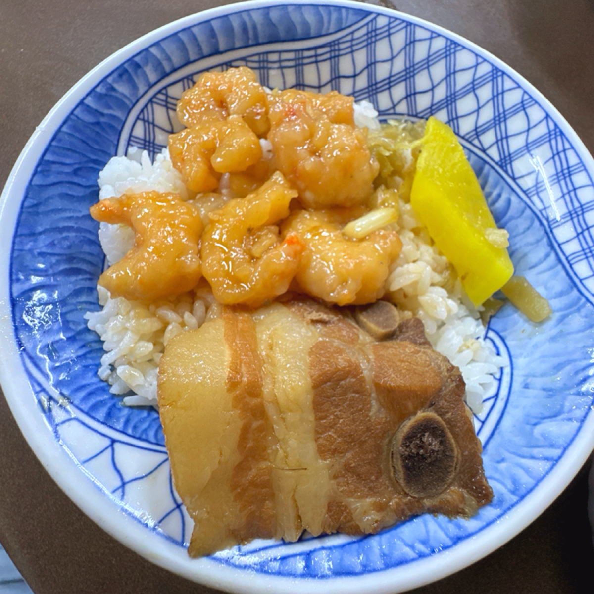 一郎土魠魚羹 的餐點圖片：海陸飯 由跟著小胖吃胖胖 拍攝