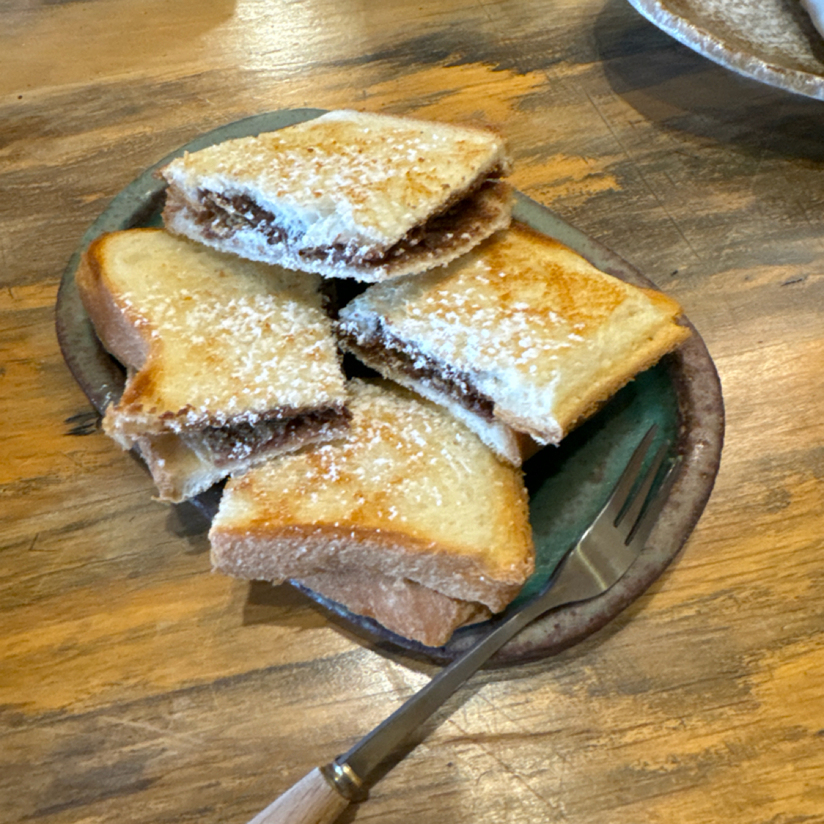 實季 Seedson Coffee  的餐點圖片：巧克力熱壓三明治 由食、動、健康 拍攝