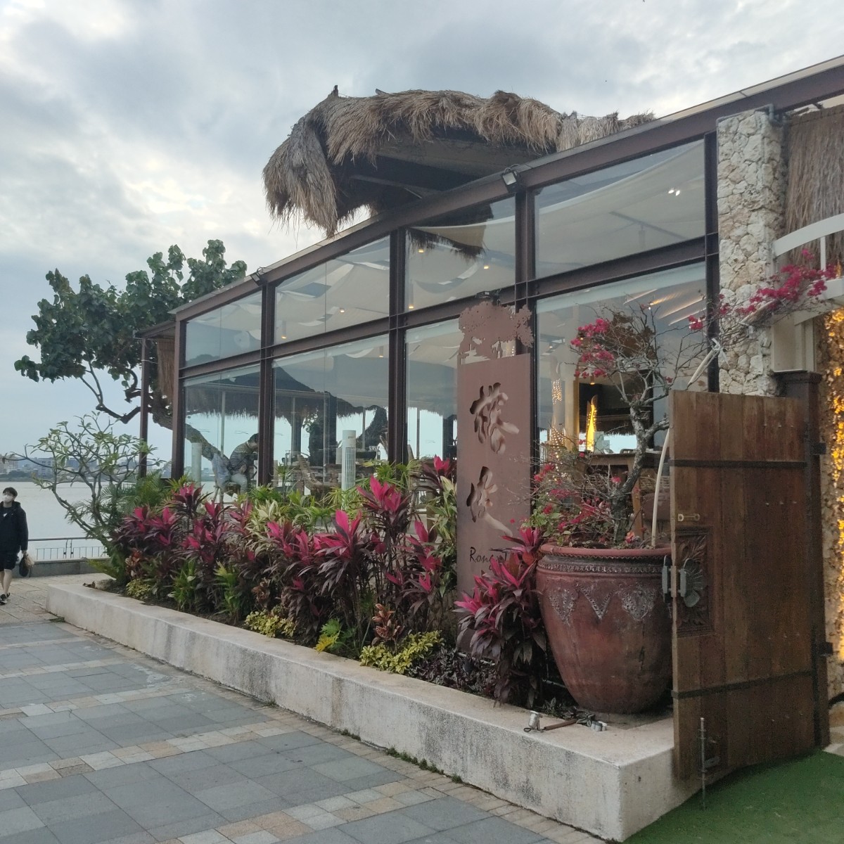 Vibe image of 水灣餐廳 榕堤店:  shot by money money