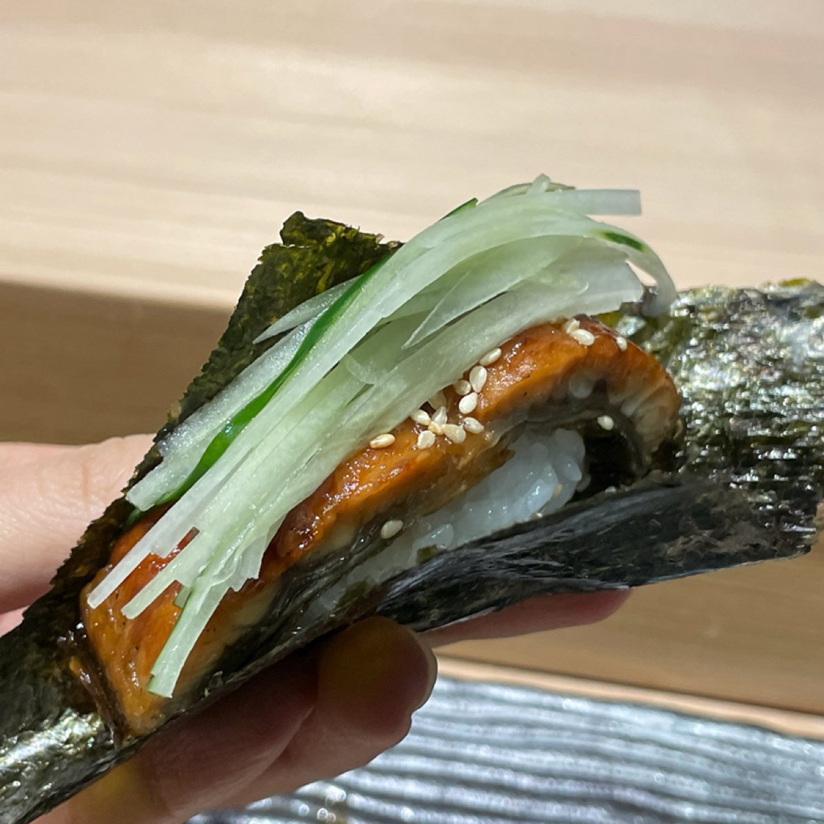 仁壽司 のレストランの写真：📍第九品：蒲燒鰻 海苔壽司
🌕🌕🌕🌖🌑
這道師傅會請你直接用手拿喔！
鰻魚肉質軟嫩鮮甜， byFreddy Liu 