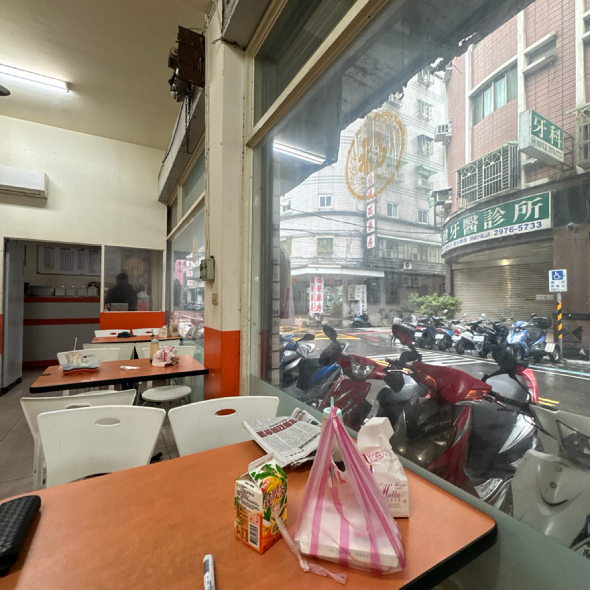 Vibe image of 呷飽堡早餐店:  shot by Sophie Yao Cheng Cho