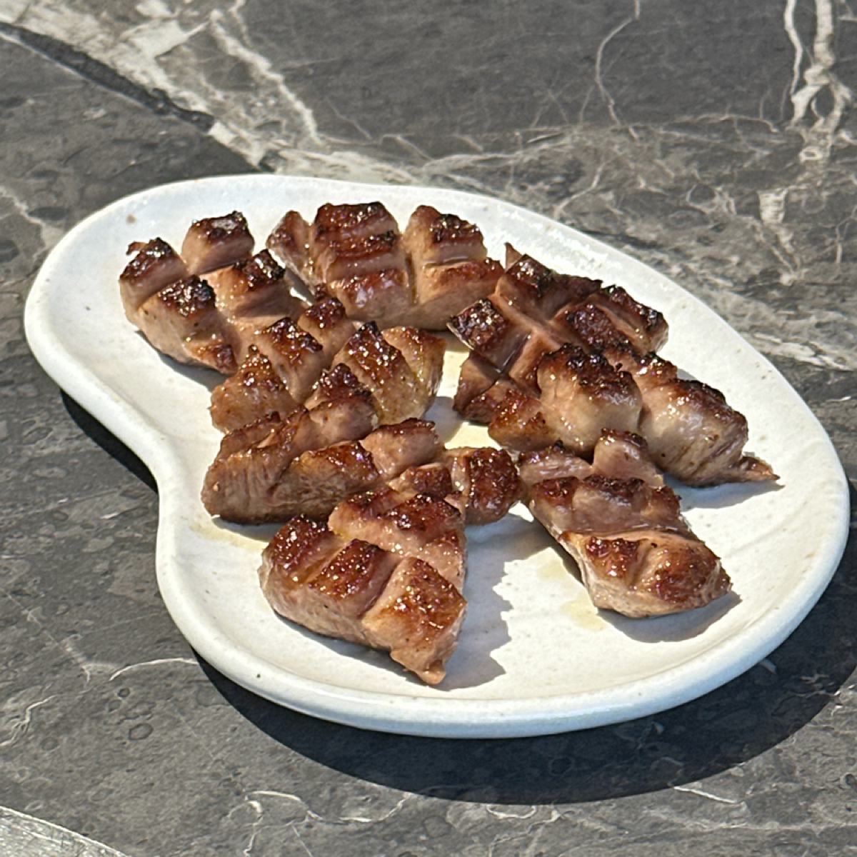 Meal image of 燒肉擔當 台南: 煮熟後的厚切很讚 shot by Luna一枚小吃貨