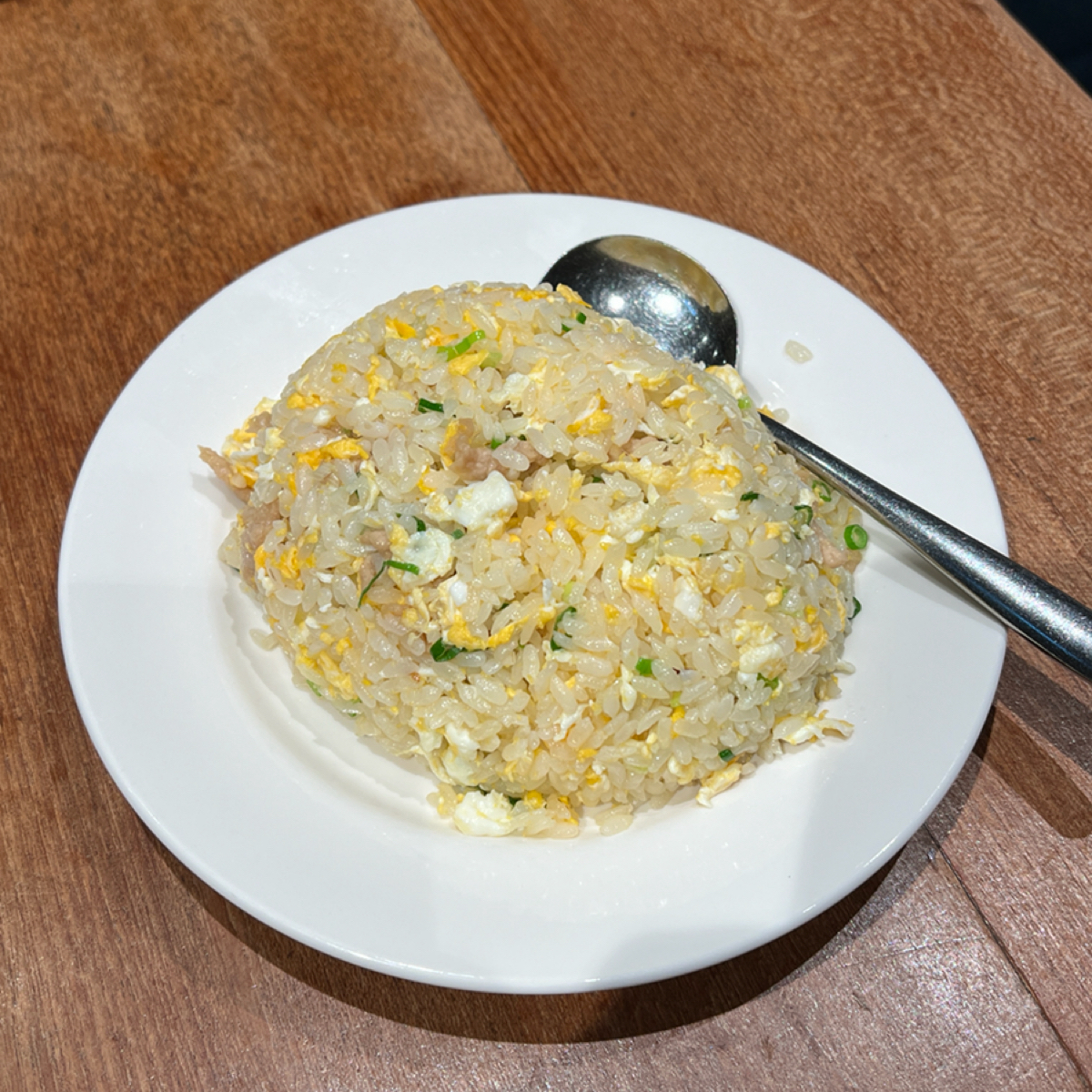 鼎泰豐 天母店 のレストランの写真：肉絲蛋炒飯：
鼎泰豐的炒飯真的很有水準，可以選擇糙米或是白米，火候油量都控制的很到位，不會吃到最後覺 bySheng 