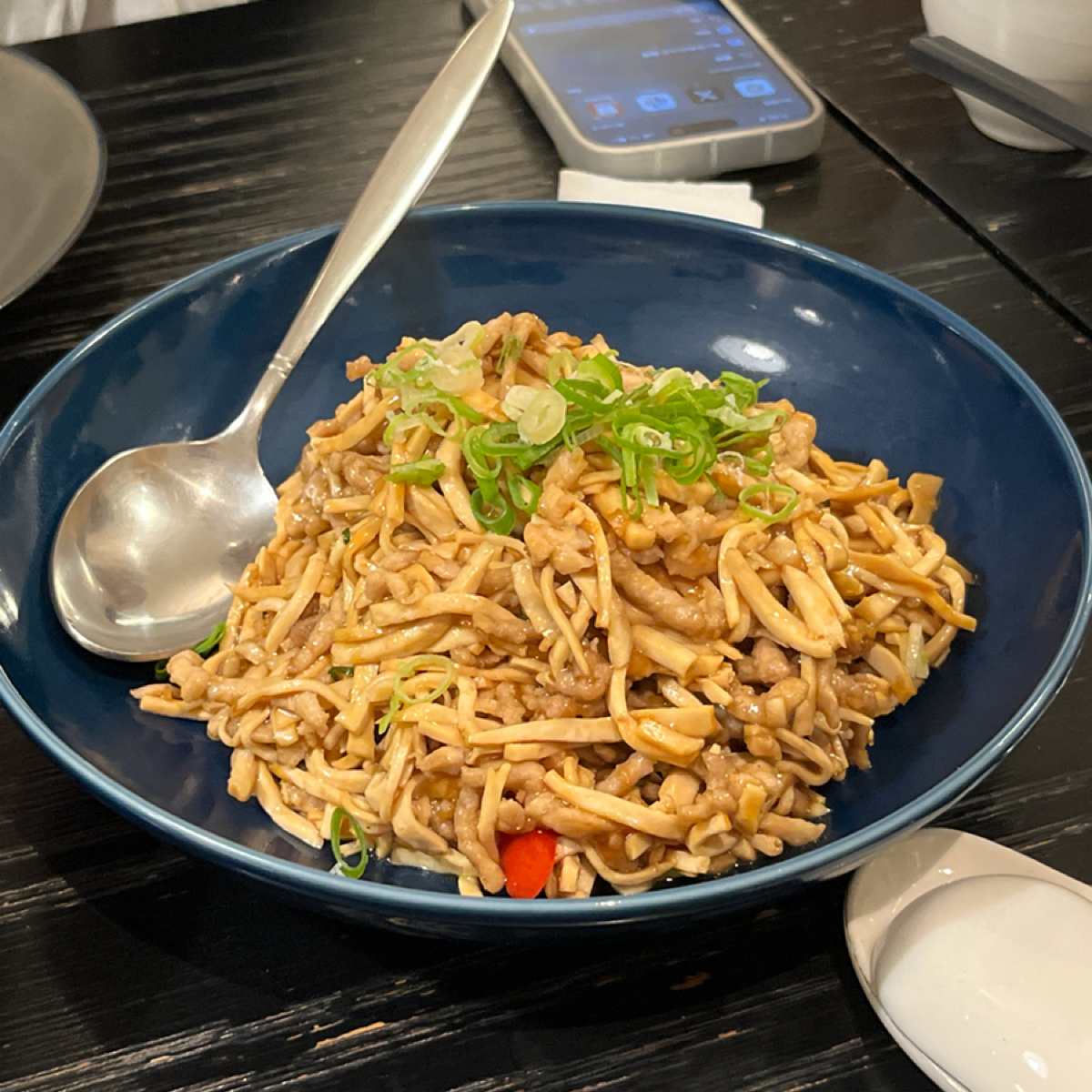 富錦樹台菜香檳 敦北店 のレストランの写真：香干肉絲 $520 by阿官 