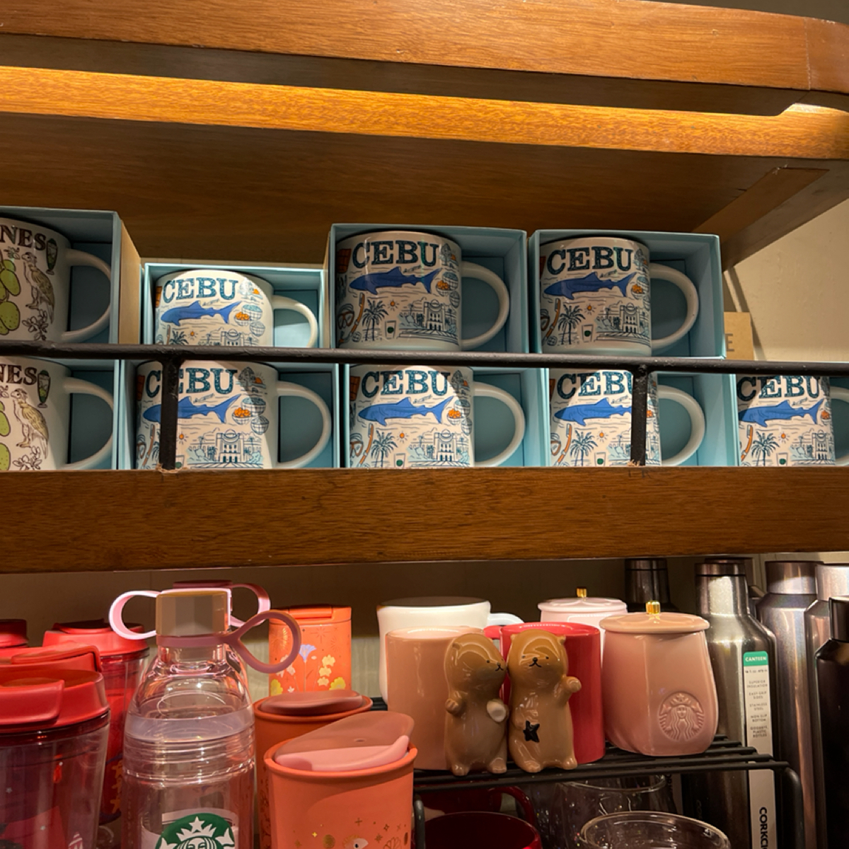 Vibe image of Starbucks  Starbucks Shell Pusok Cebu:  shot by 雜學生-吃點什麼