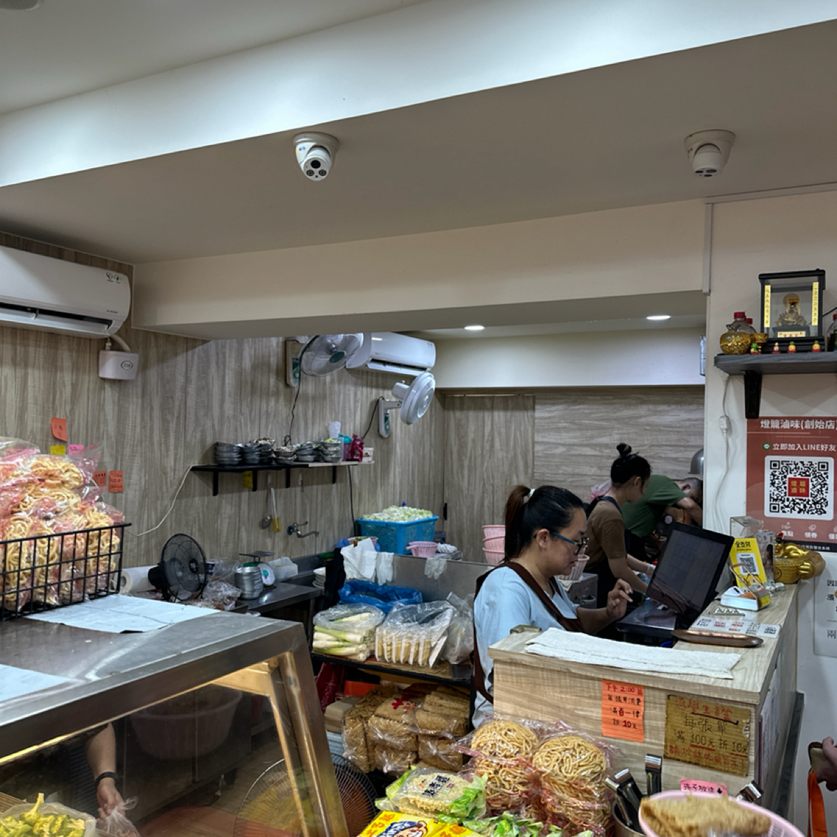 Vibe image of 燈籠滷味 創始店: 烹調區 shot by 銘