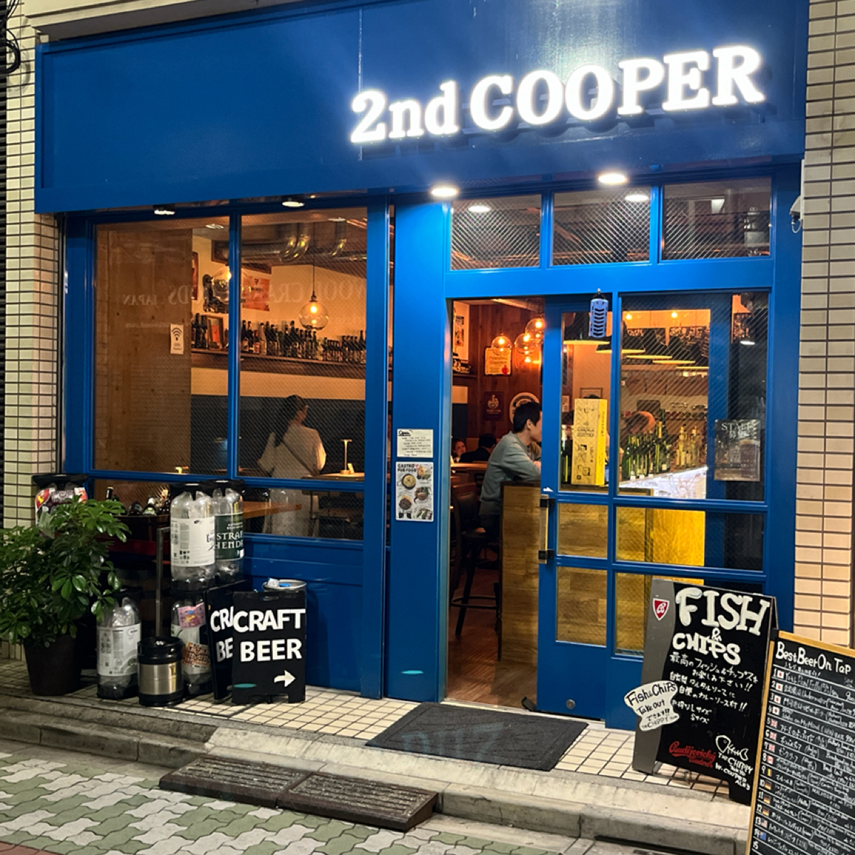 Vibe image of 2nd COOPER: 門口 shot by 阿官