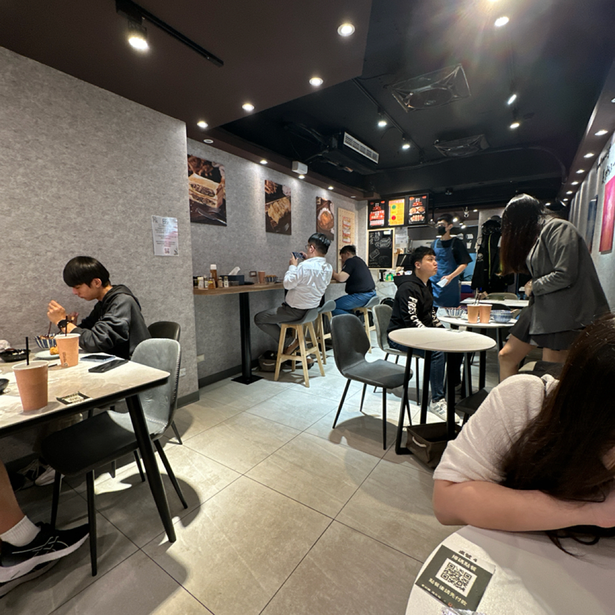 Vibe image of 肥豚屋豬排食堂:  shot by wiewieeater
