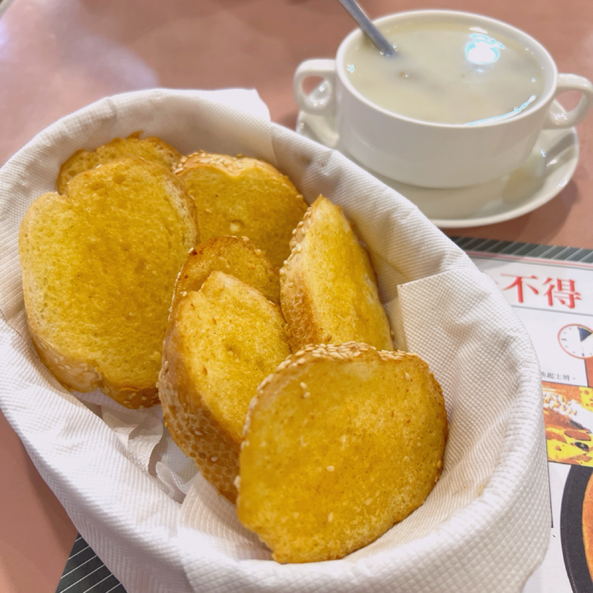 Meal image of 蘇阿姨比薩屋: 香蒜麵包 shot by Metamon 